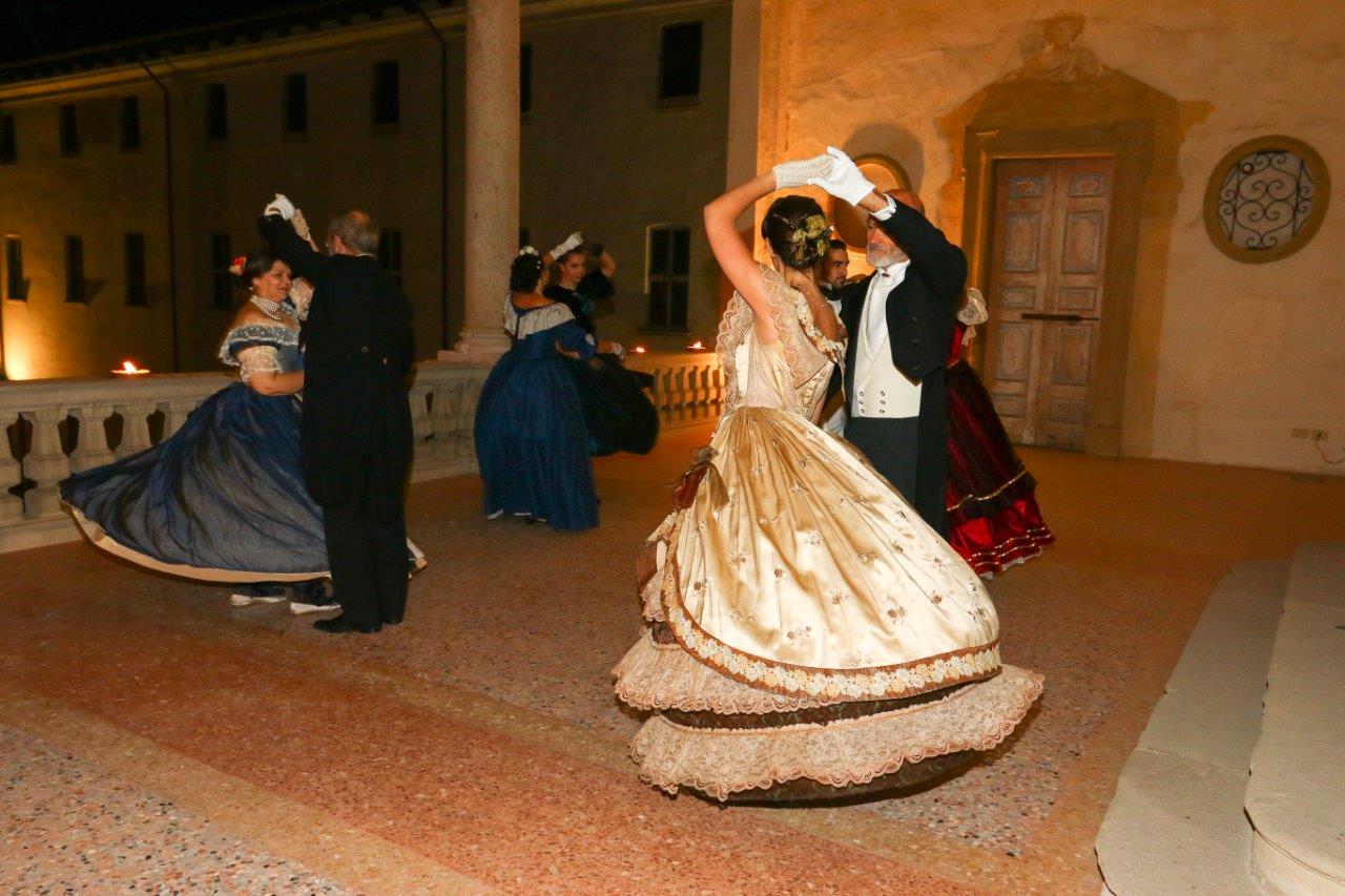 A PALAZZO ARESE BORROMEO PARLANO GLI ANTENATI